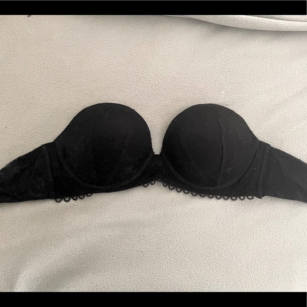 NWOT black lace multi way Victoria’s Secret bra 32DD